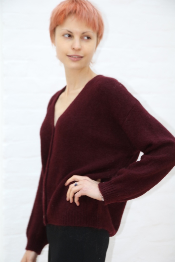 [10017284] Cardigan Manuel V-hals super fijne alpaca nm25 - Bordeaux Detail