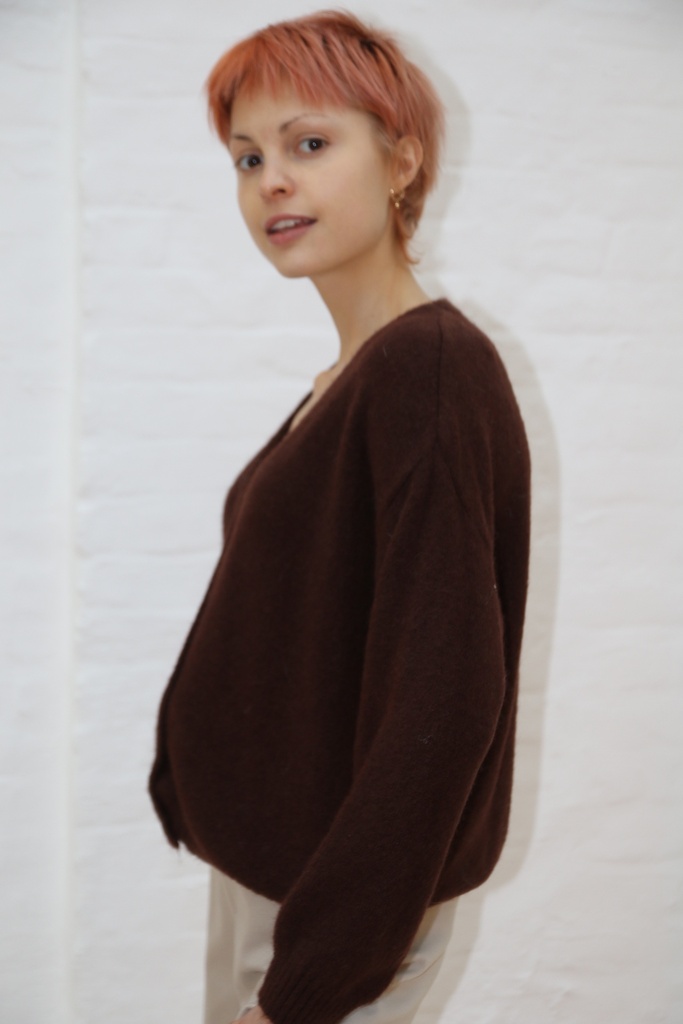 [10017284] Cardigan Manuel V-hals super fijne alpaca nm25 - Bruin Detail