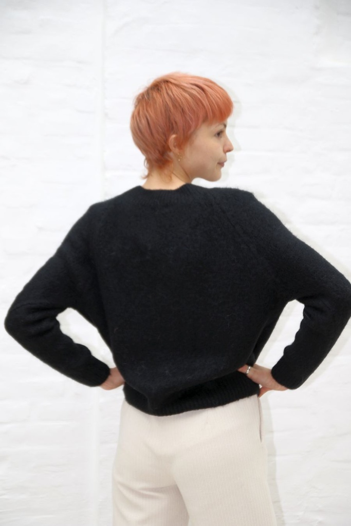 [10017516] Pul Lidia nm25 ronde hals bevat 25 percent super alpaga - Zwart Detail