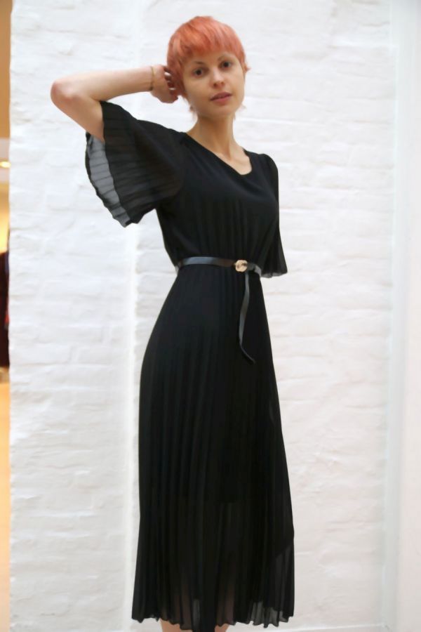 [200895] Jurk Nur nm48 7/8ste plissé korte mouw taillebinder  - Zwart Detail