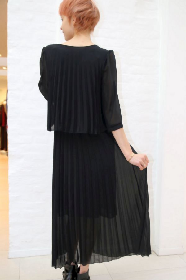 [200896] Lange jurk Narin plissé 3/4e mouw ronde hals - Zwart Detail