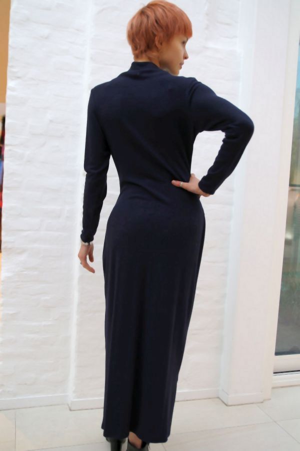 [200898] Lange tricot jurk Nyah nm50 split broche taille drapage  - Donkerblauw Detail