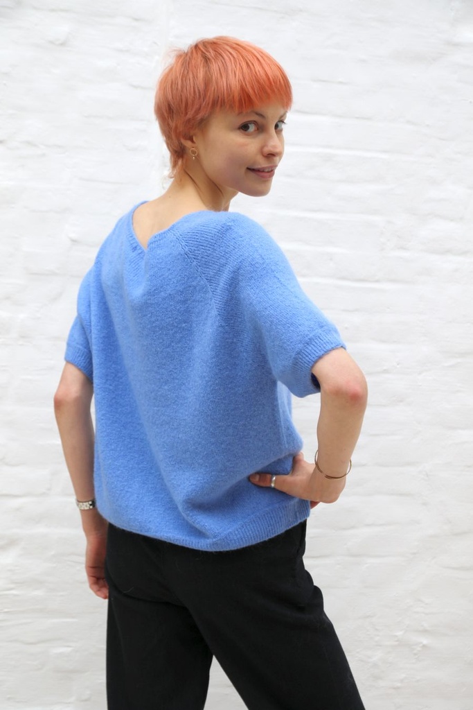 [10017518] Pul Lieneke nm25 V-hals Amerikaanse mouwinzet - Blauw Detail