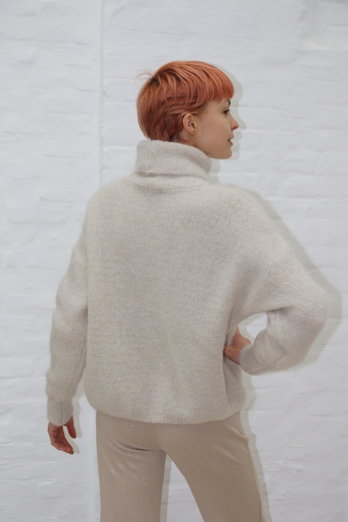 [200892] Pull Pelle nm55 zacht rolkraag alpaca en mohair - Lichtbeige Detail