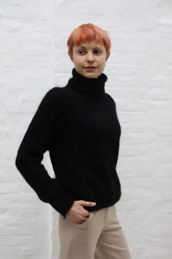 [200892] Pull Pelle nm55 zacht rolkraag alpaca en mohair - Zwart Detail