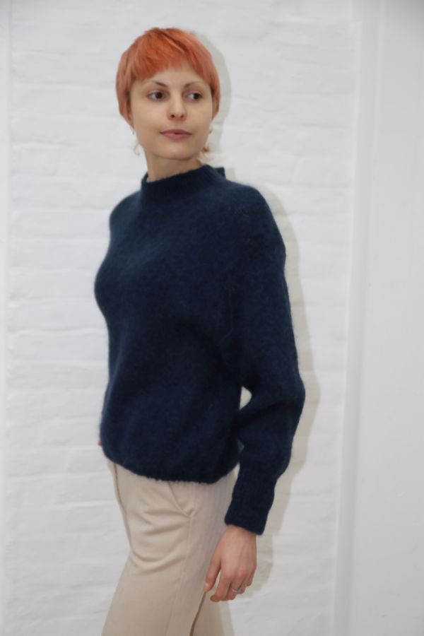 [200893] Pull Pippa nm55 zacht geribde kraag alpaca en mohair - Donkerblauw Detail