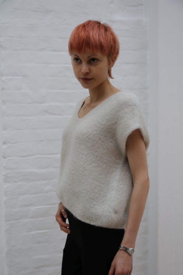 [10017533] Pul Latoya nm25 V-hals bevat super fijne Suyi alpaga - Beige Detail