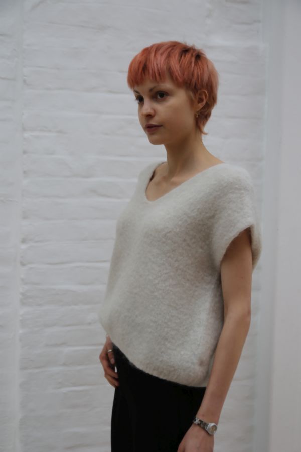 [10017533] Pul Latoya nm25 V-hals bevat super fijne Suyi alpaga - Beige Detail