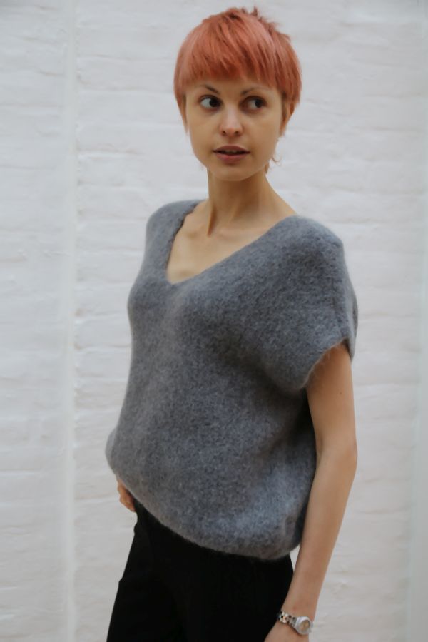 [10017533] Pul Latoya nm25 V-hals bevat super fijne Suyi alpaga - Grijs Detail