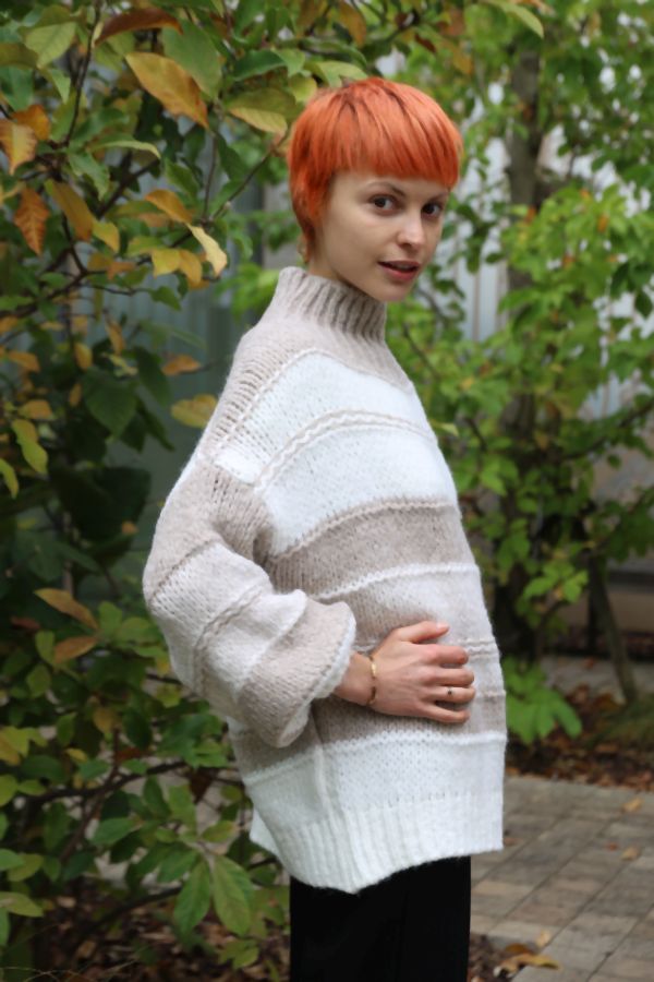 [200853] pull Nabil nm26 gestreept opstaande kraag  - Wolwit-beige Detail