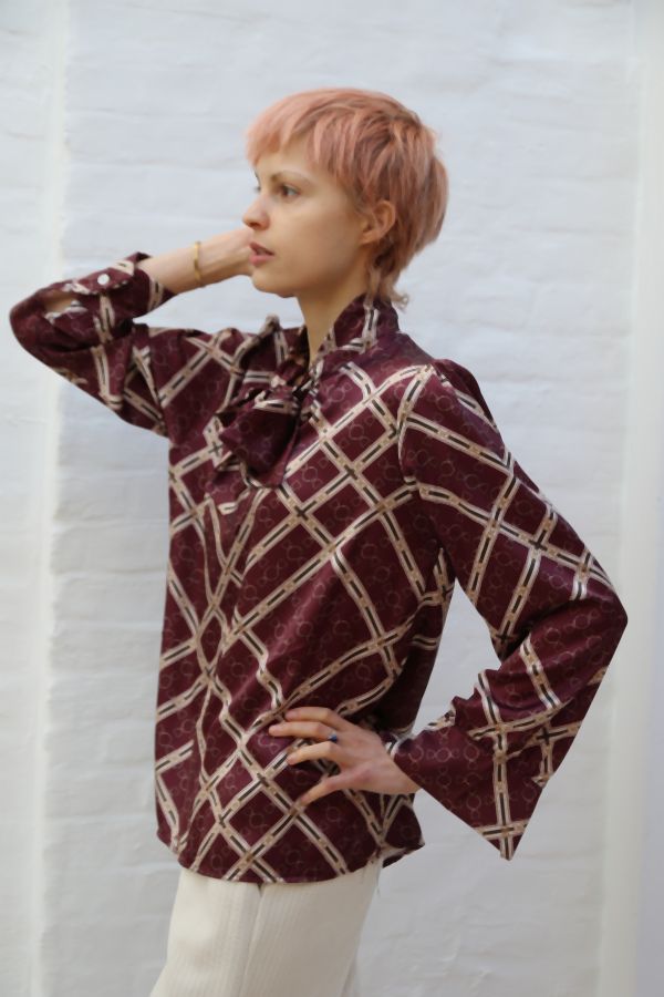 [200935] Blouse Milas met geruite print van riemen en schakels - Bordeaux-beige Detail