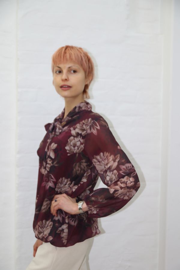 Bloemenblouse Madée met gestrikte hals nm48 - Aubergine-beige Detail