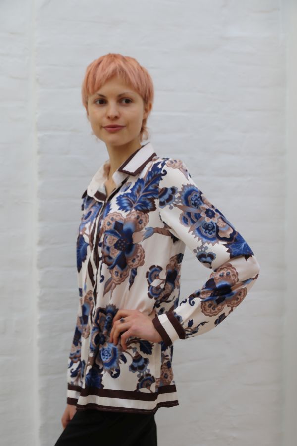 Blouse Maura met getekende botanische print - Wolwit-blauw Detail