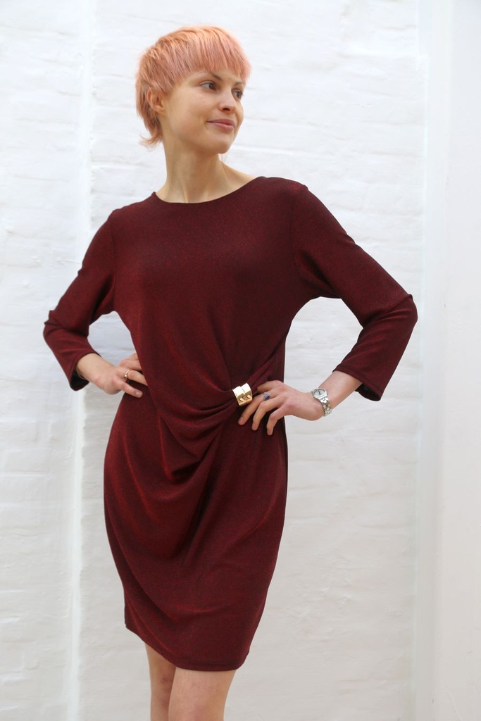 Neele jurk net boven de knie glitter ronde hals  - Rood Detail