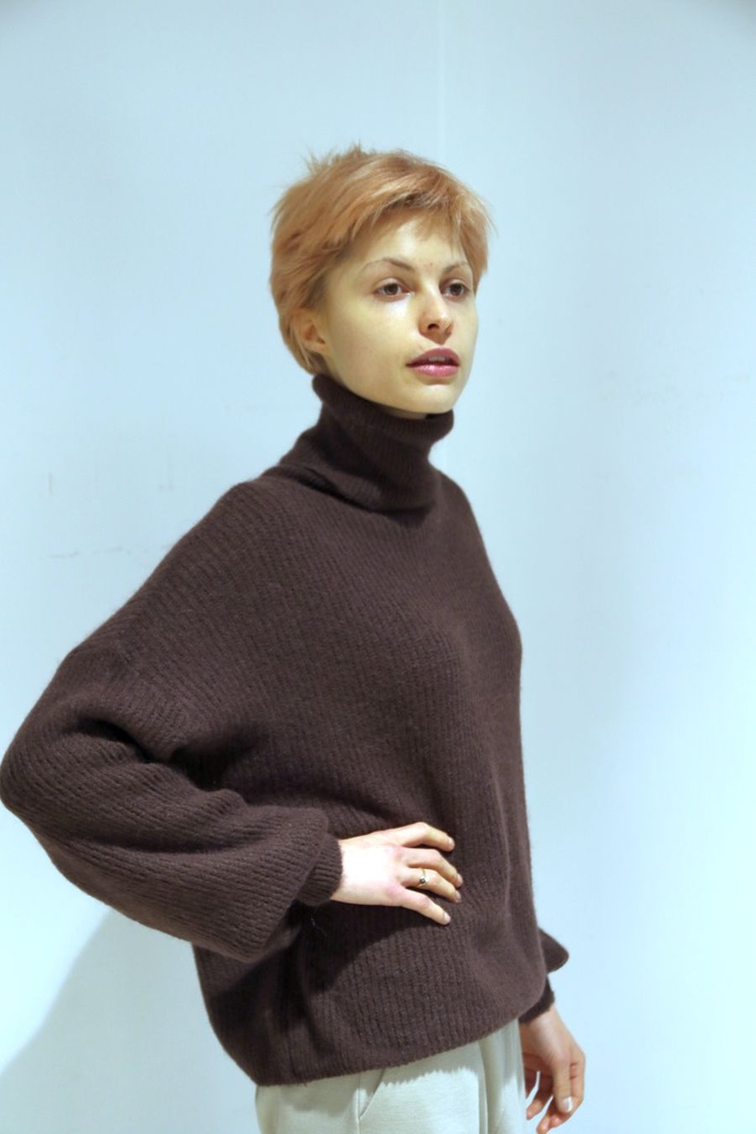 Pull Quirijn nm25 opstaande kraag parelsteek  - Bruin Detail