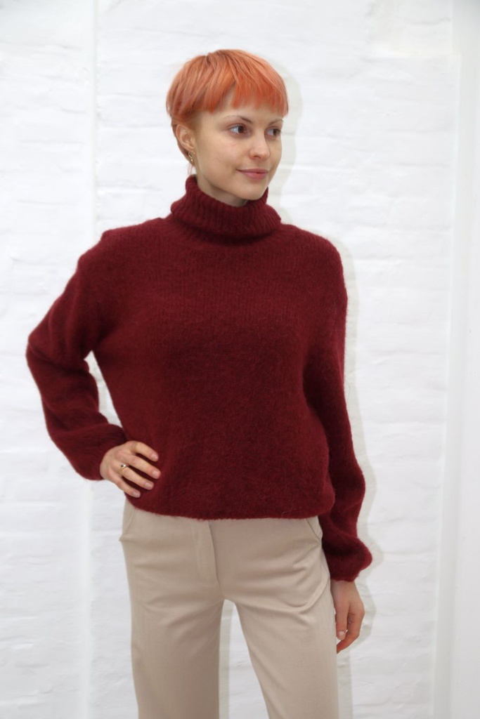 [200890] Pull Phileine nm25 zacht geribde rolkraag lange mouwen alpaca - Bordeaux Detail