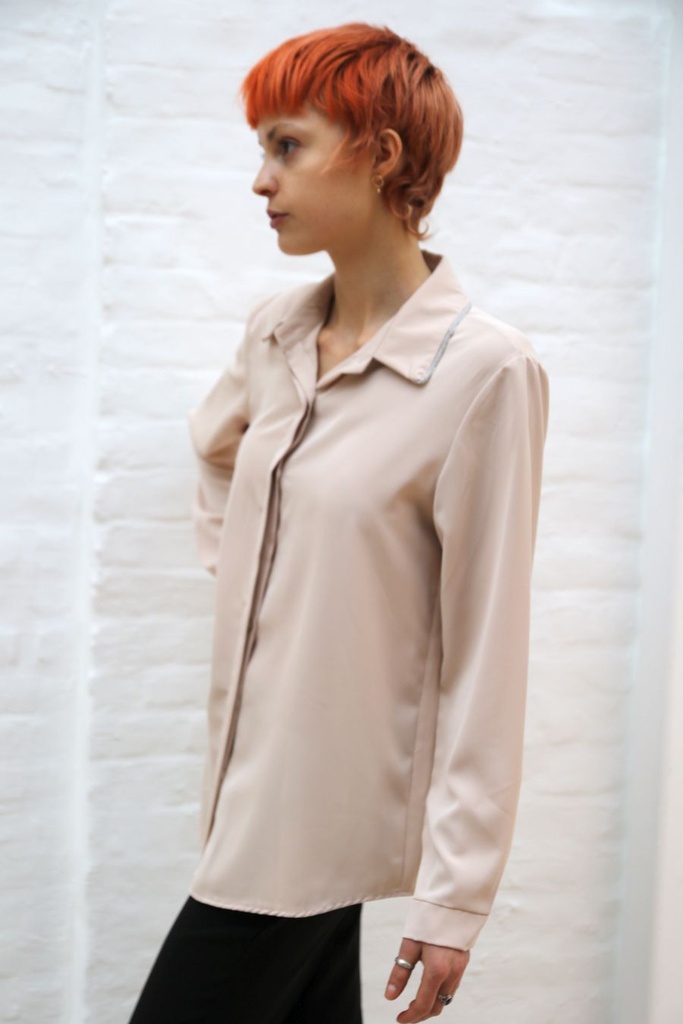 [200872] Blouse Naomy overhemdkraag glitterborduur  - Beige Detail