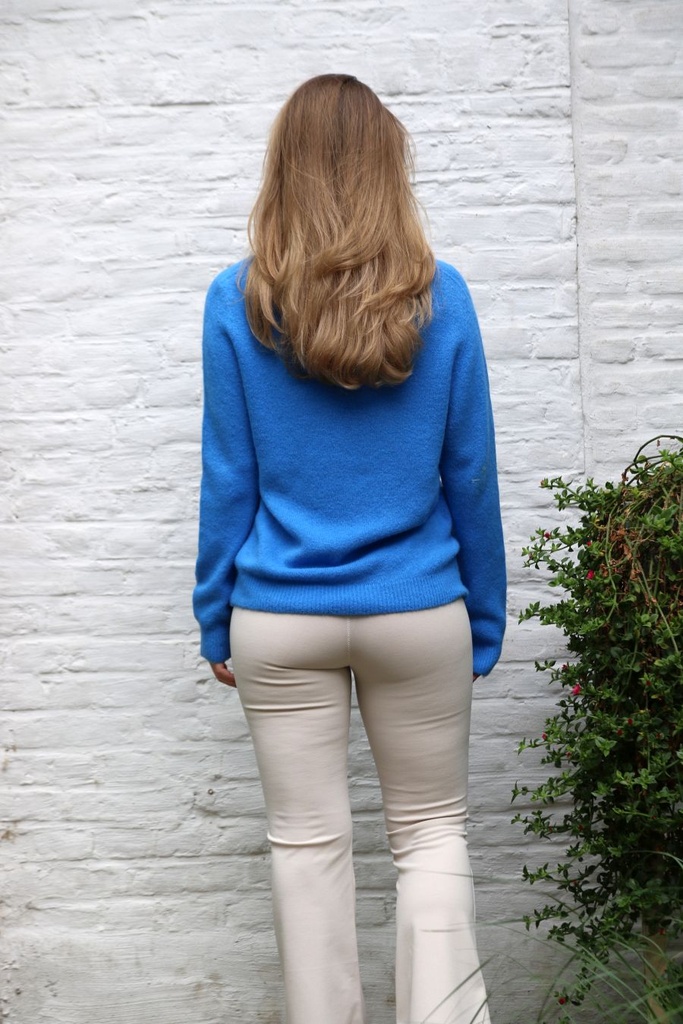 Pul Liselotte nm25 V-neck baby alpaga and wool - Blauw Detail