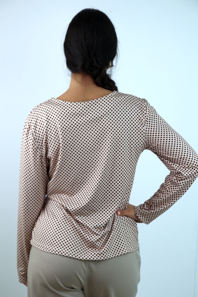 [201014] T-shirt Linnea bollenprint gedrapeerd linkerkant geknoopt - Beige-bruin Detail