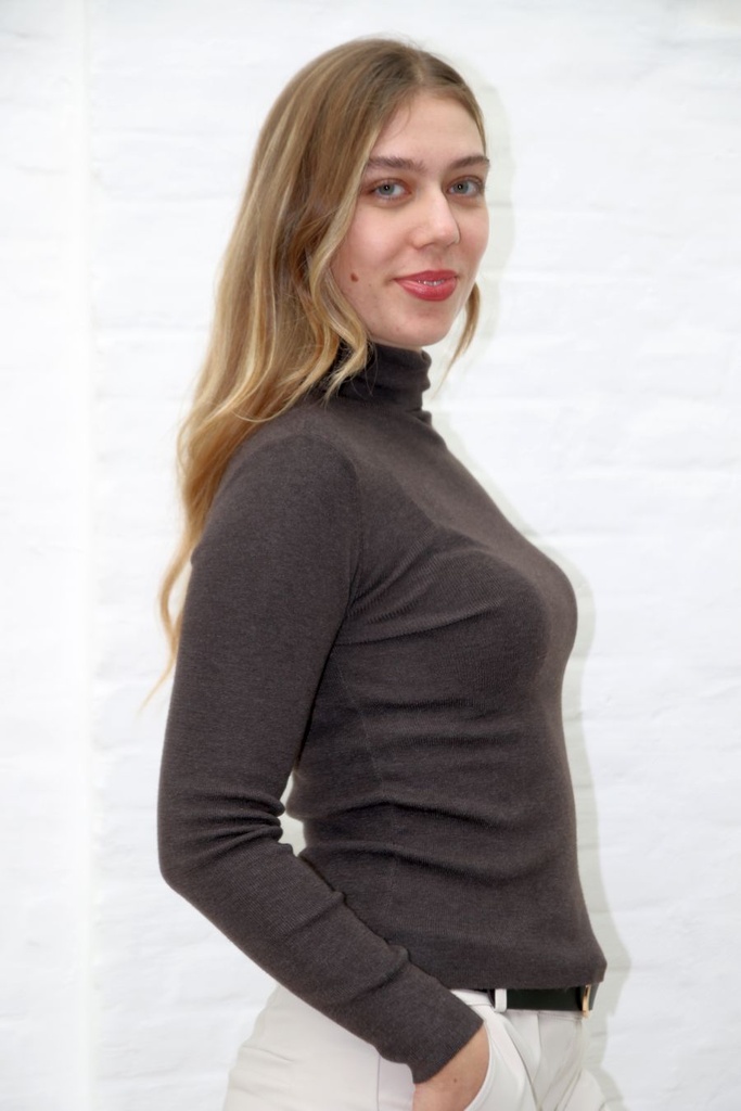 [201120] Pull Nadira nm45 rolkraag zeer fijn geribd  - Bruin Detail