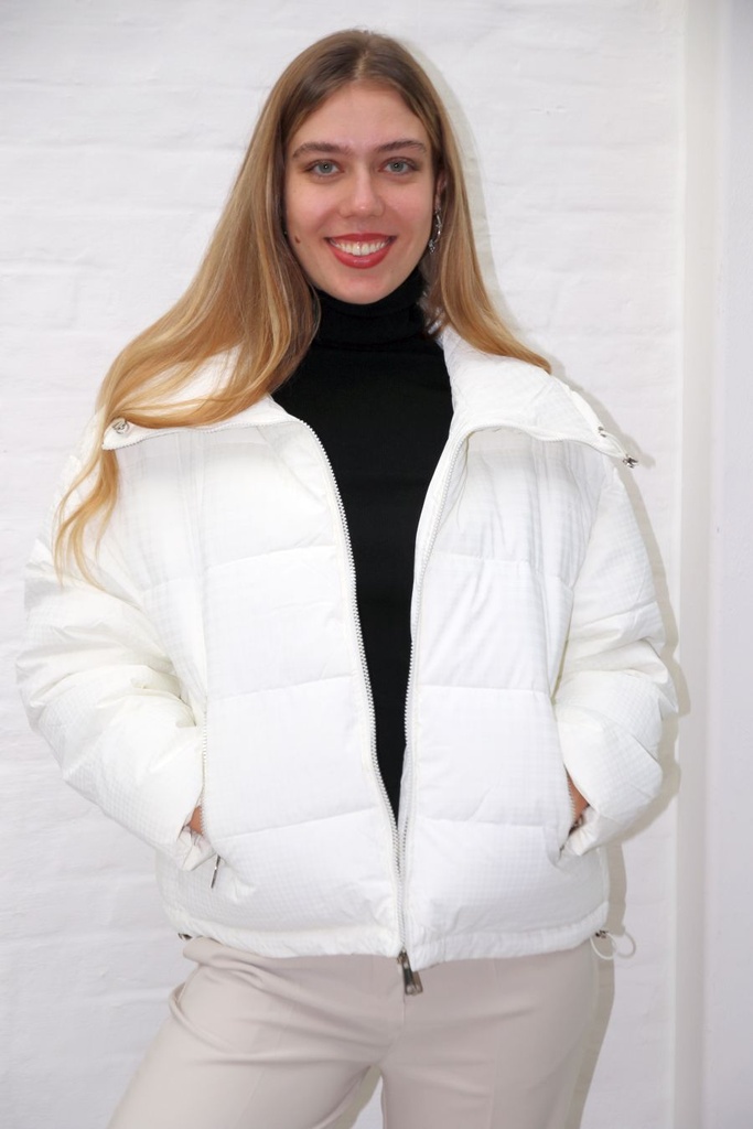 [201121] Korte puffer jas Nuno kraag met overslag  - Wolwit Detail