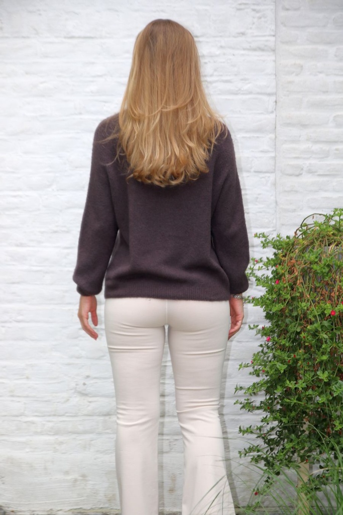 Pul Lucie nm25 round neck contains baby alpaga and wool - Bruin Detail