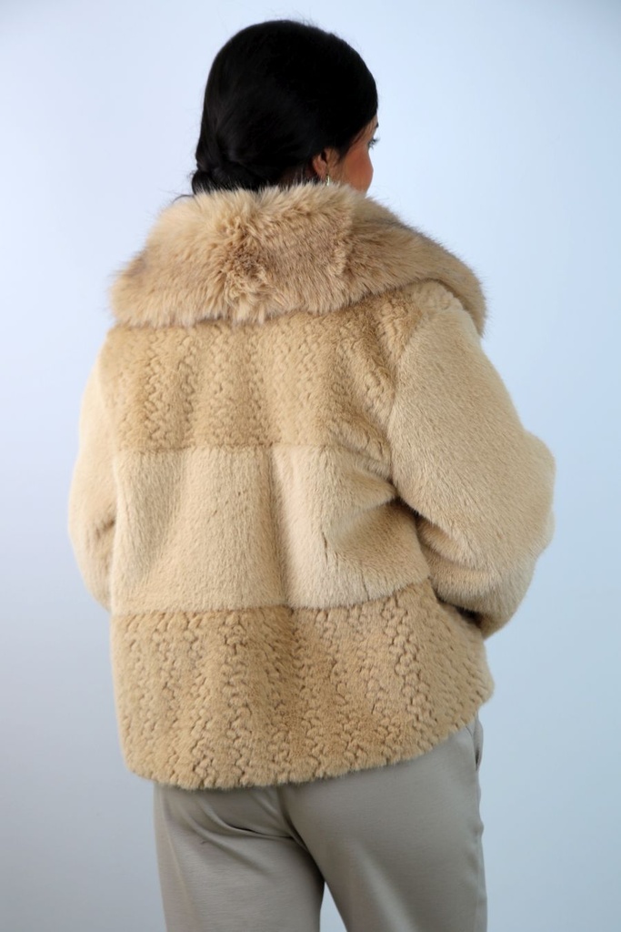 [201126] Nisha kort jasje ecopels reliëfpatroon kraag  - Camel Detail