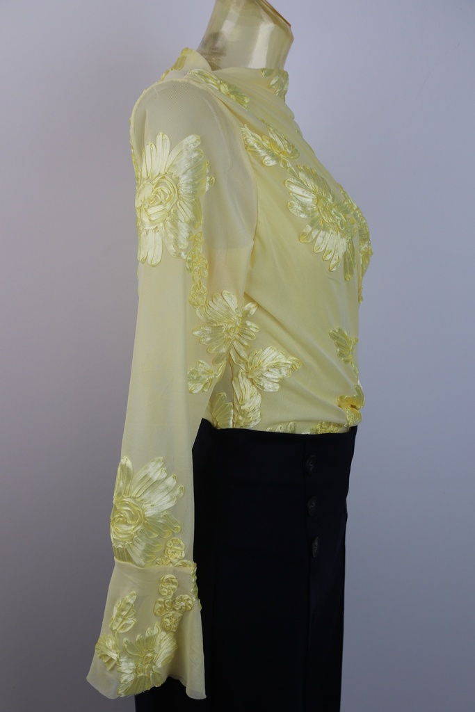 Gevoerde body Rose met lintbloemen en trompetmouw nm48 - Geel Detail