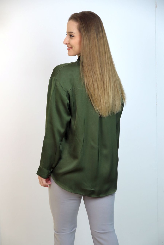 [201232] Satijnen blouse Rover nm100 met kraag en nacré doorgeknoopt  - Kaki Detail