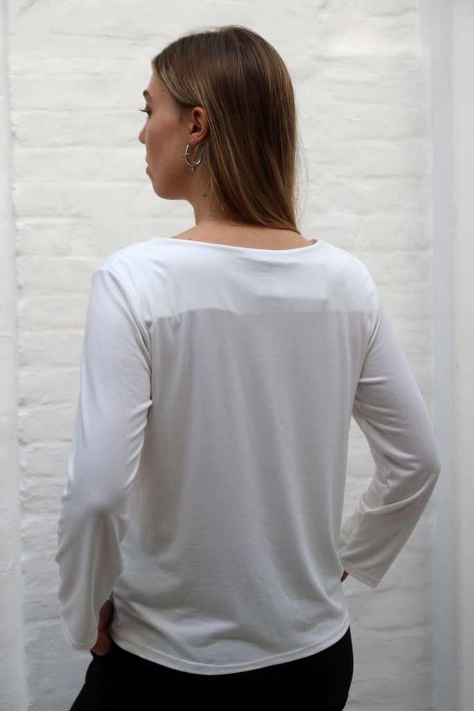 [201235] T-shirt Rune nm20 open hals - Wit Detail