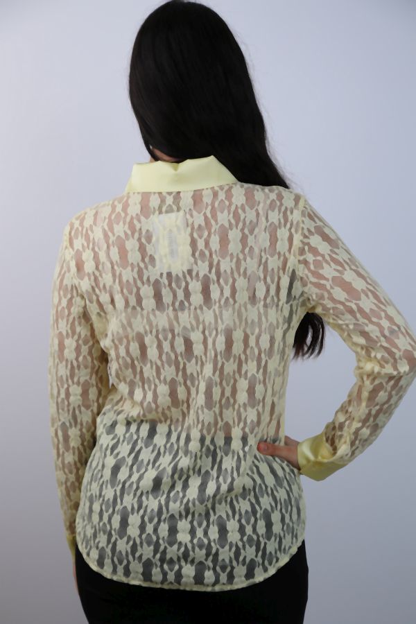 [201260] Kanten blouse Roosmarijn met satijnen kraag  - Lichtgeel Detail