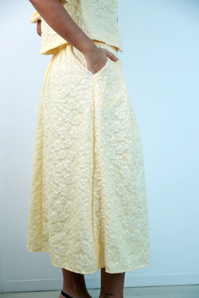 [201312] Gebloemde klokrok Romeo met springplooien en steekzakken - Lichtgeel Detail