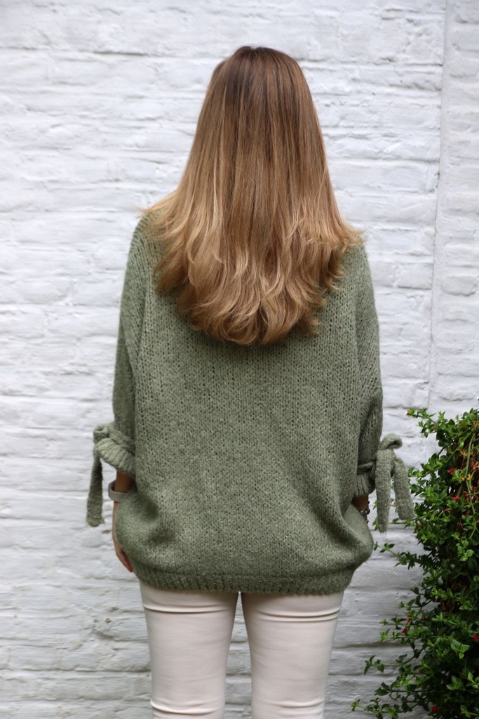 Pul Loa nm18 coarse stitch sleeve with bow - Olijf Detail