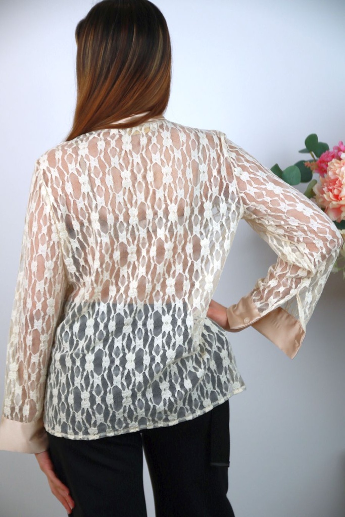 [201342] Kanten blouse Senna met satijnen strikkraag  - Beige Detail
