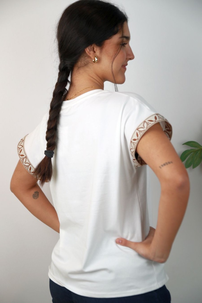 [201431] T-shirt Nicki nm92 hart in boucléstof print manchette - Wit-beige Detail