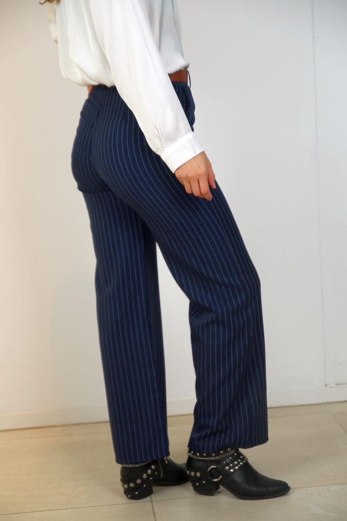 [201509] Broek Regina met rechte pijp en krijtstreep  - Donkerblauw-wit Detail