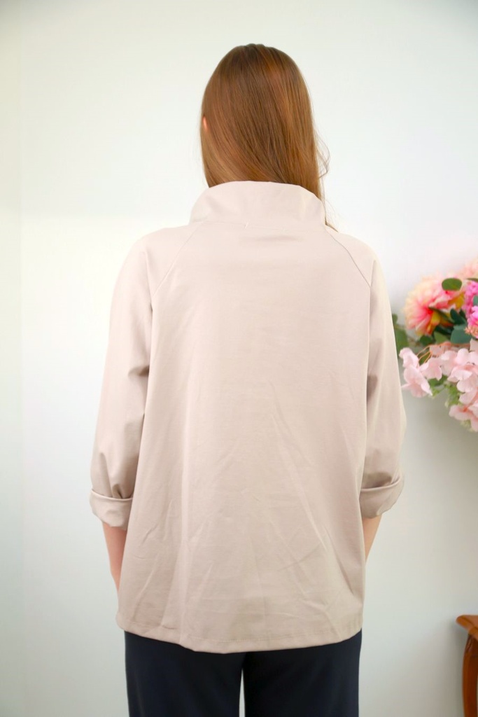 [201178] Asymmetrische blouse Reda opstaande kraag nm66 - Taupe Detail