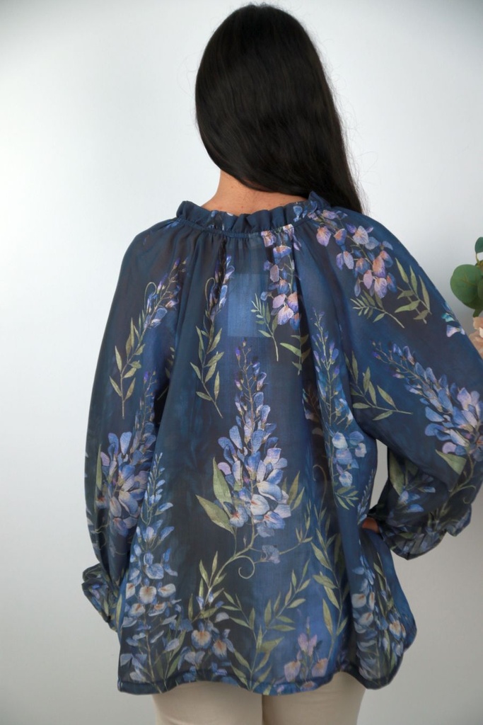 [201578] Blouse Sil Tencel 100nm vingerhoedskruid ruchekraag met split en strik wijde volantmanchet - Detail