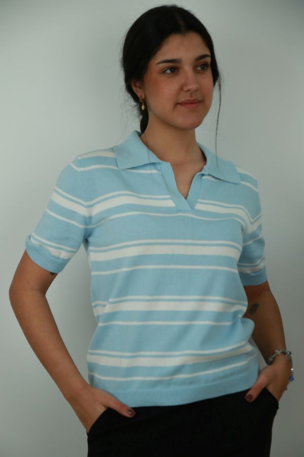 [201607] T-shirt Nanette nm100 v-hals polokraag horizontale strepen - Hemelsblauw Detail