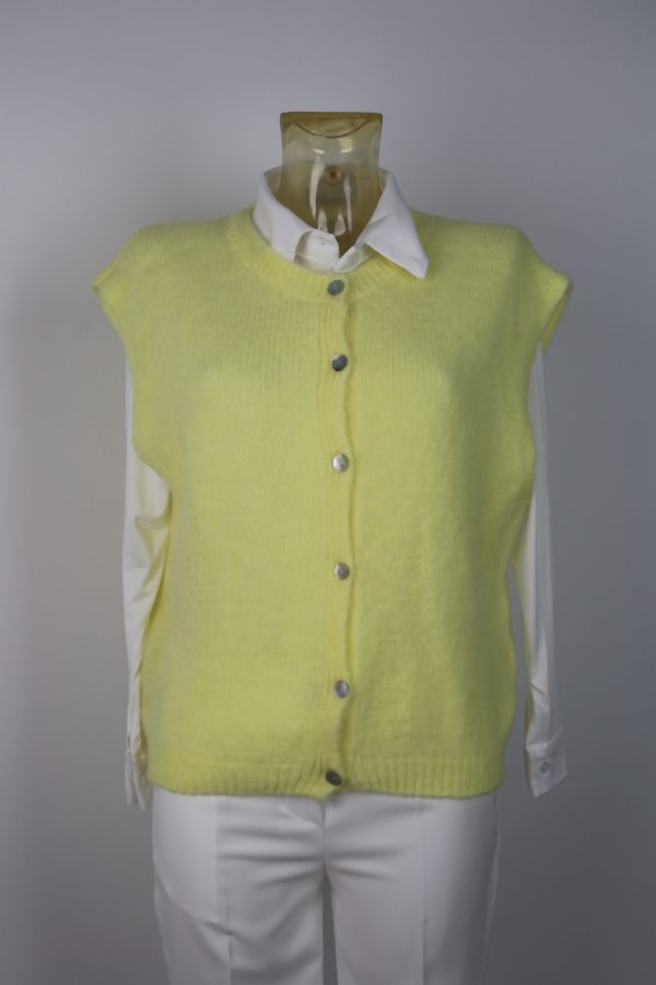 [201402] Gilet Sil nm65 mohair en wol, open hals, mouwloos met nacré knopen - Geel Detail