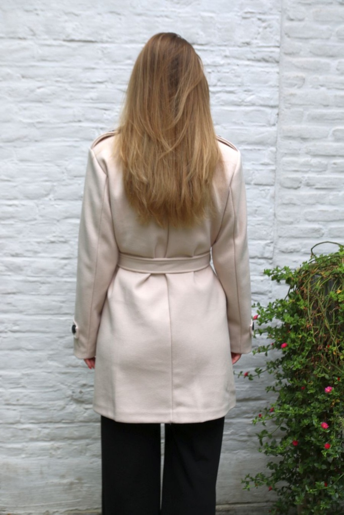 [10017289009] 7/8ste jas Lune dubbel rij knopen en puntkraag (Beige, S 34-36) - Detail