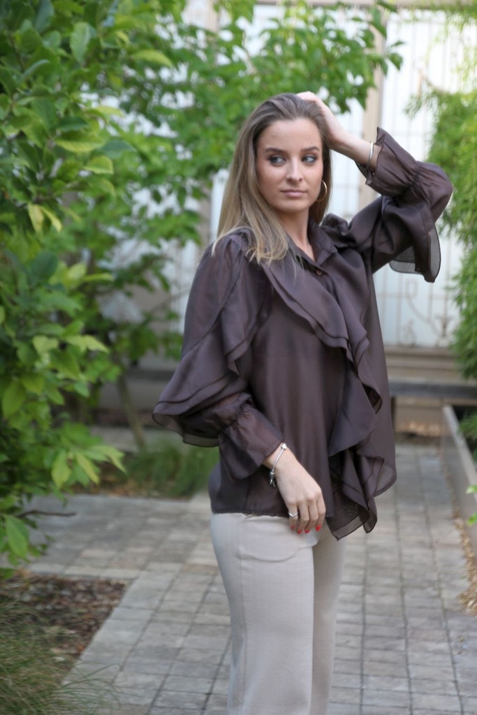 [10017347] Blouse Linsey nm85 tencel kraag dubbele buste en mouwvolant  - Bruin Detail