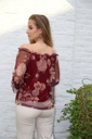 [10017366] Blouse Leya nm43 rozen netstof off-shoulder manchetvolant - Bordeaux-beige Detail