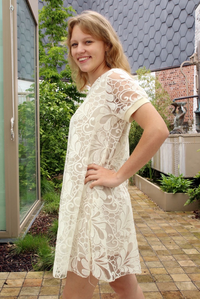 Geborduurde bloemenjurk Joos
