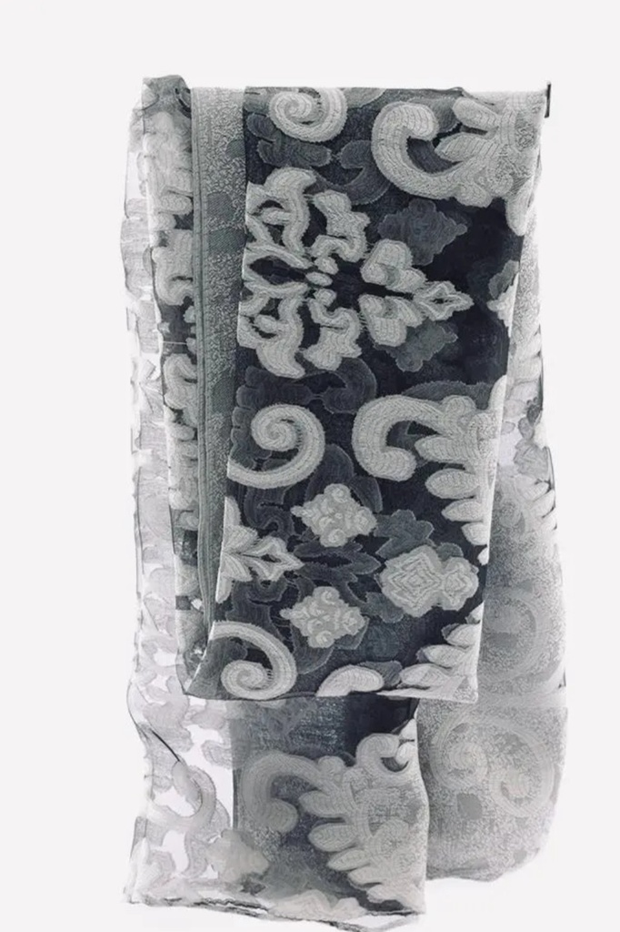 Scarf Julin baroque figures