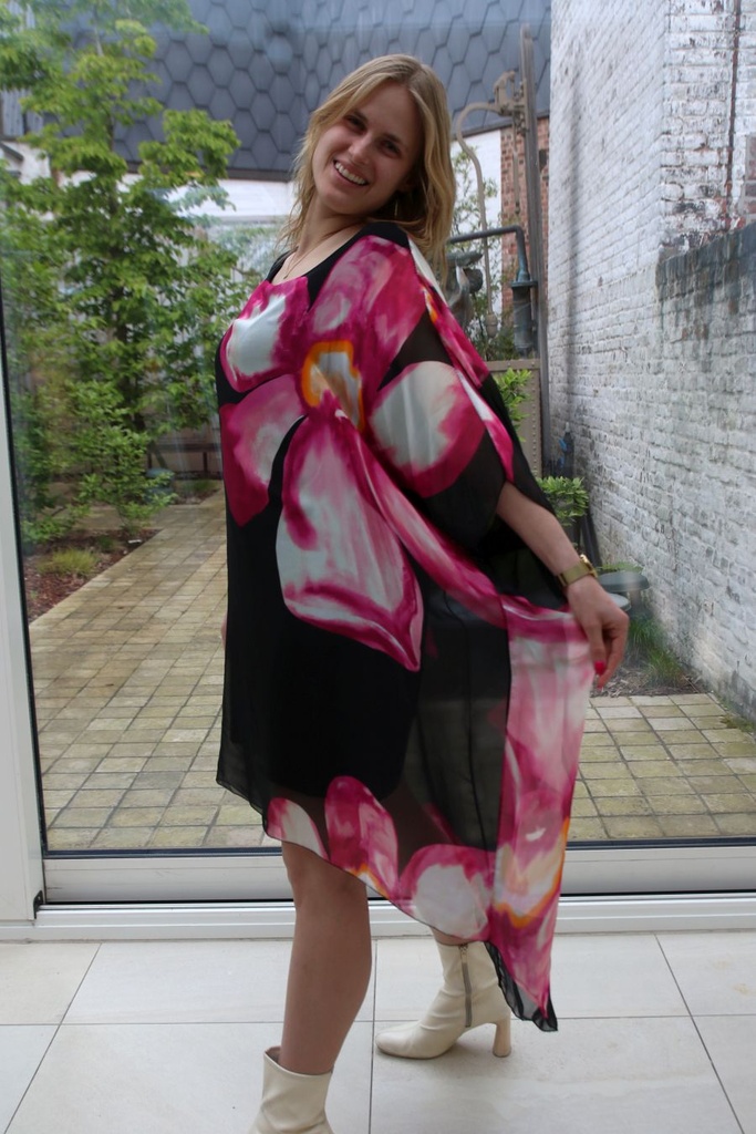 Silk dress Jamiro silk XXL anemone print open neck wide pattern