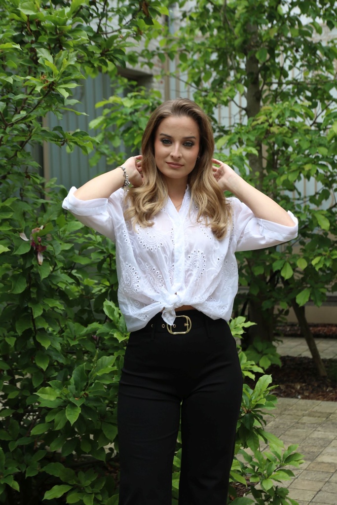 Blouse Jukka ajour embroidered tunisian collar