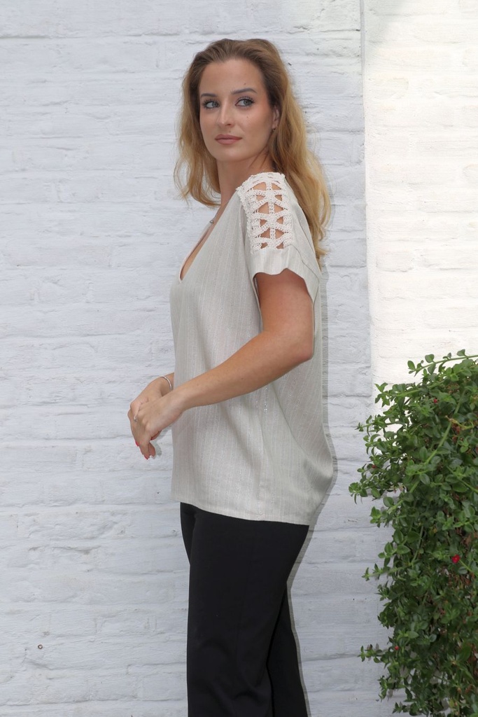 Blouse Jarod nm99 linnen V-hals ajour gehaakte schouderband