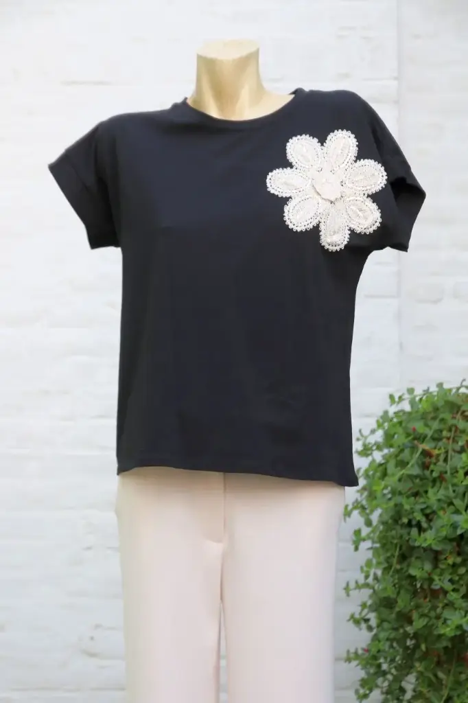 T-shirt Kylan gehaakte bloem