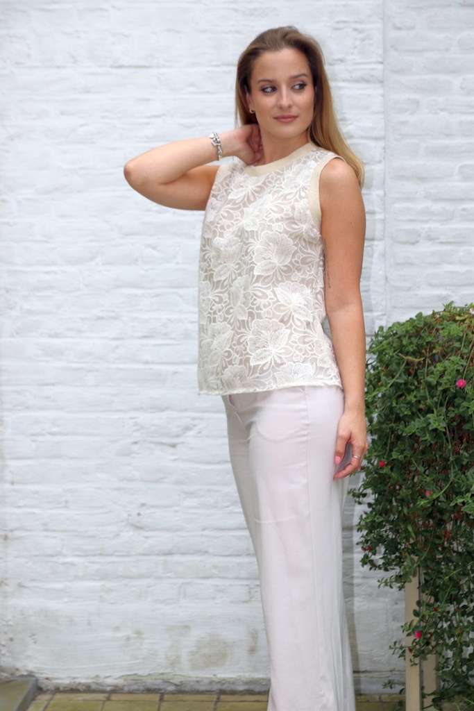 T-shirt Jacolien nm43 geborduurde bloemen op netstof lurex afgeboord